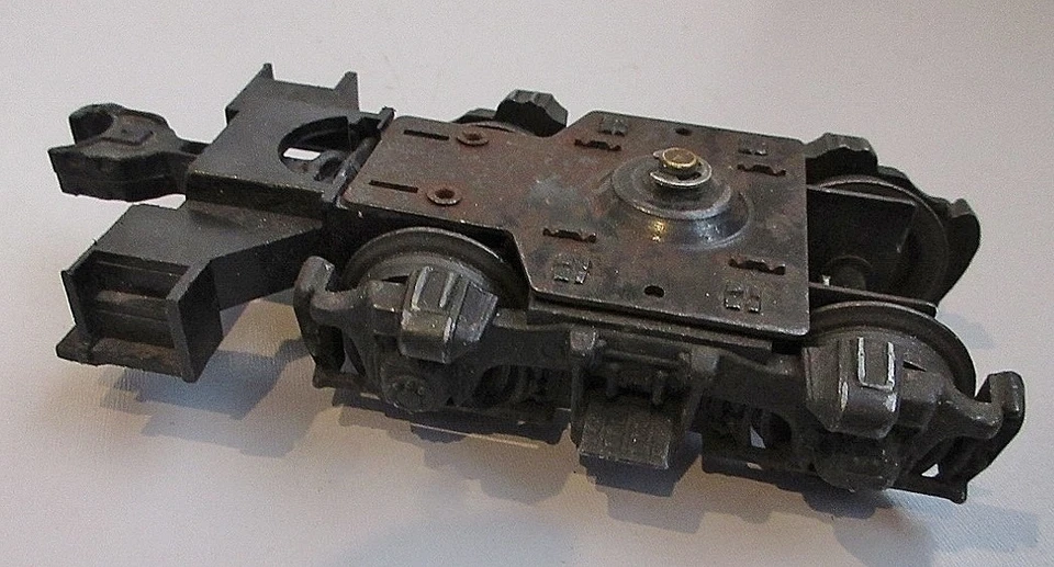 LIONEL #625-629 44 TON,CENTER CAB DIESELS COLLTOR TRUCK - Image 2 of 4