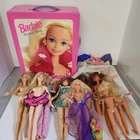 VINTAGE BARBIE DOLL FASHION TRUNK MATTEL 1998 PINK w/ 8 Barbies/Skipper/clothes