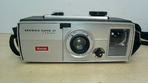 Vintage Kodak Brownie Super 27 Kodak Lens f/8 127 Roll Film Camera Untested - Picture 15 of 16