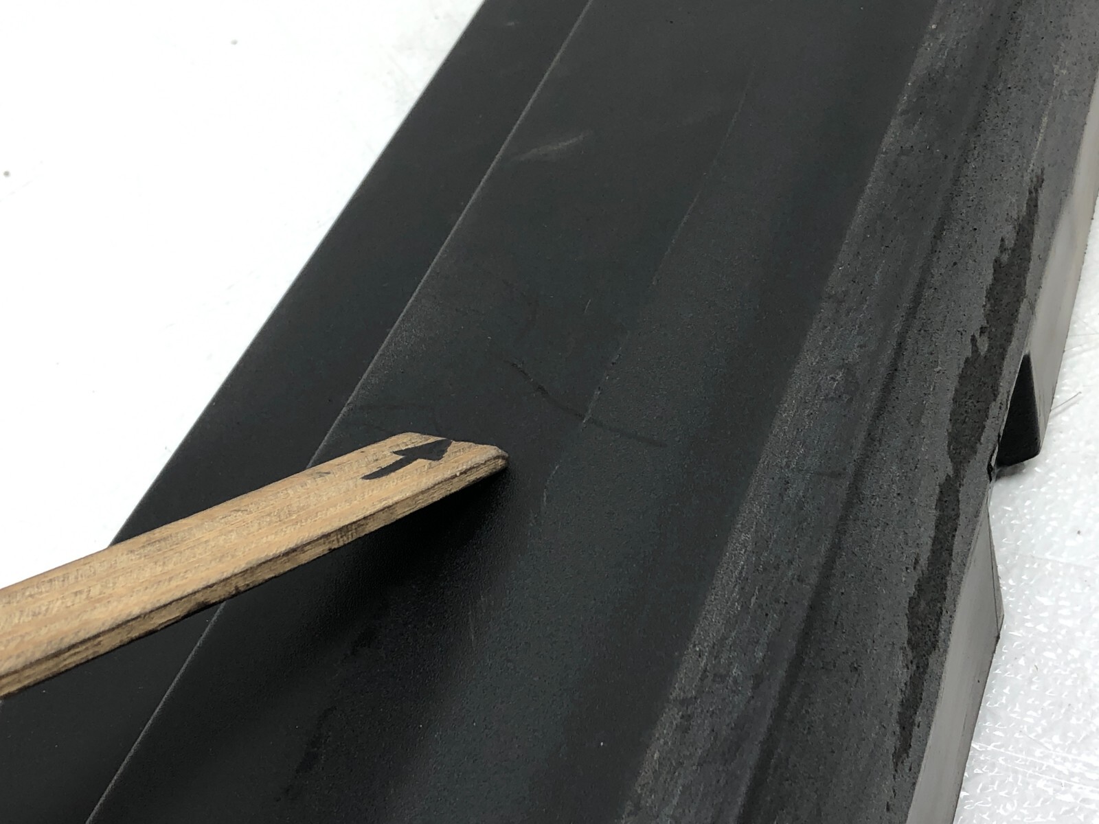 2017-2022 MASERATI LEVANTE RIGHT PASSENGER SIDE SKIRT ROCKER PANEL MOLDING OEM.