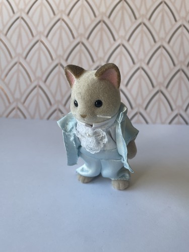 Sylvanian Families Dante Cream Cat Groom (Bride and Groom)Figure Set