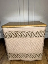 Beautiful Vintage Large Wicker Laundry Harvey Hamper Rattan Hinged Lid 20x20x12”