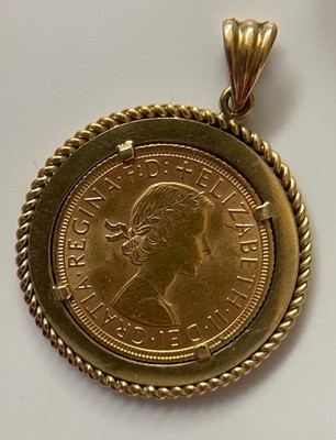   Exklusiver Goldanhänger: Elizabeth II Sovereign (1958) in 585er Fassung