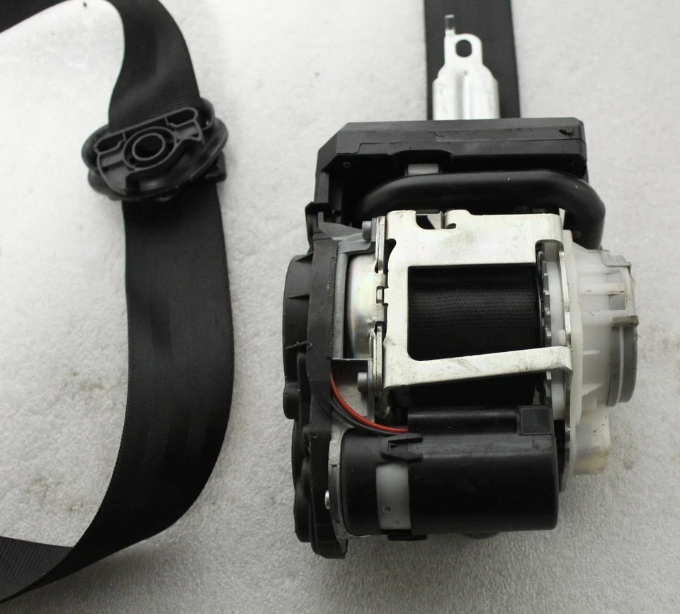 Натяжитель ремня безопасности переднего левого водителя для Audi RS7 C8 2022 19-24 - Изображение 2 из 4