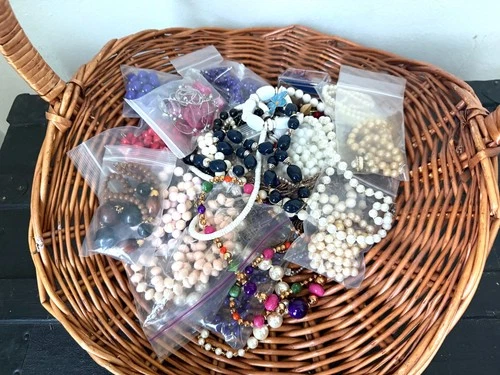 Junk Drawer Jewelry Lot – Mixed Vintage & Costume Beaded Pearls Necklaces