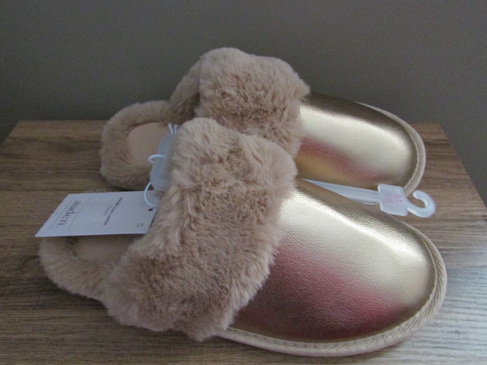 PANTOFOLA D’ORO Scarpe pantofole casa Auden Rae oro beige taglia M 7 8 nuove con etichette vedi descrizione