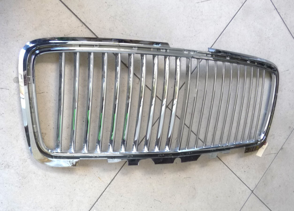 20-23 Bentley Flying Spur Front Radiator Grille Calendar 3SE853667A Damaged OEM