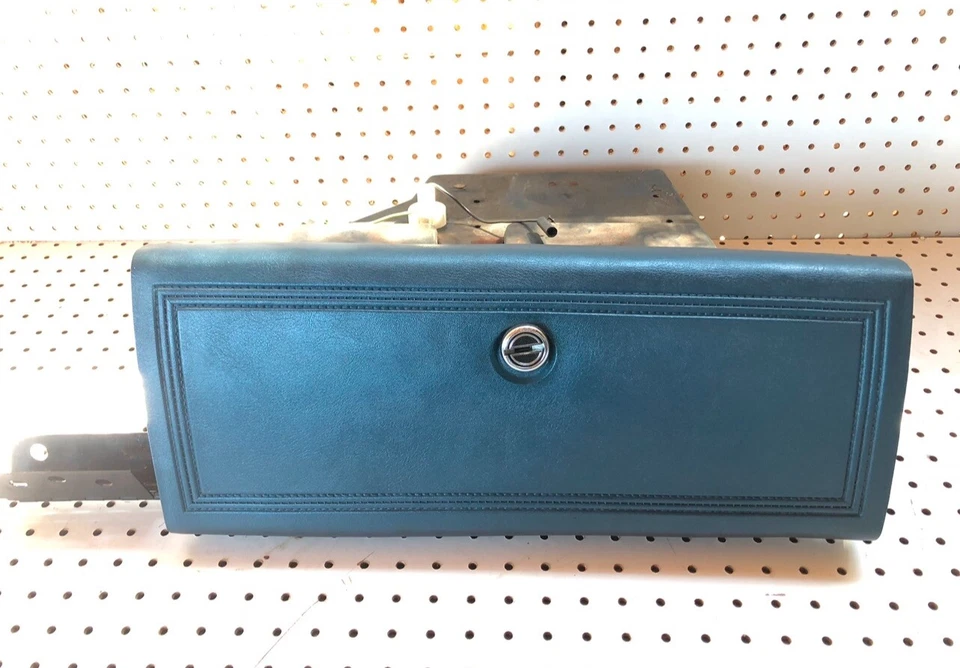 74-79 Lincoln Continental Town Car cupé guantera puerta azul 1976 Foto 2 de 4