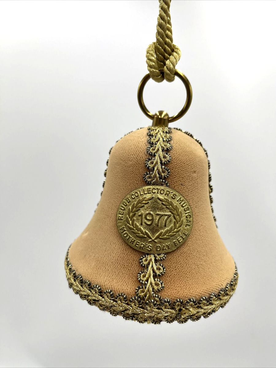 リュージュ コレクターズベル マザーズデイ 1977 1977 The Reuge Collector's Mothers Day musical Bell, Third