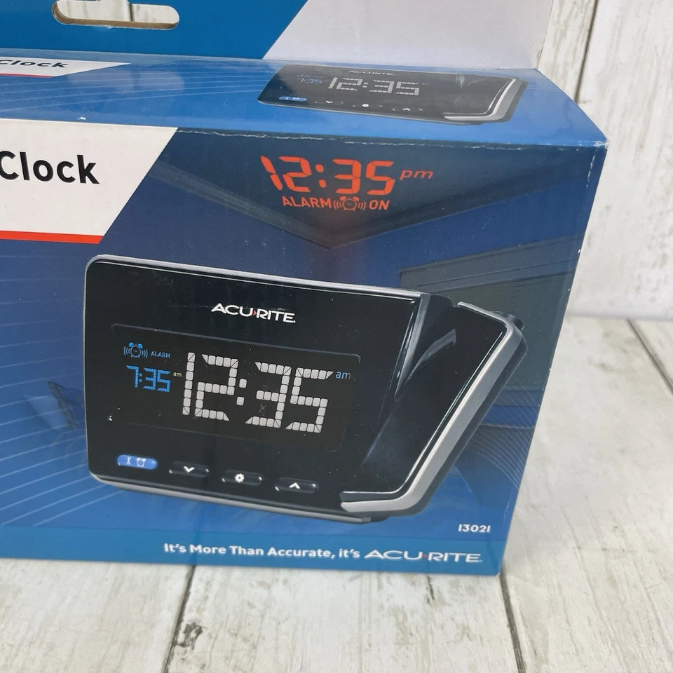 Reloj despertador de proyección atómica AcuRite con carga USB 13021 - Nuevo Foto 3 de 4