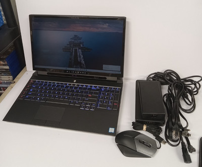 Alienware Area 51m R1 17.3'' (512GB SSD + 1TB HDD, i7-9700K , 32GB RAM, RTX 2070)