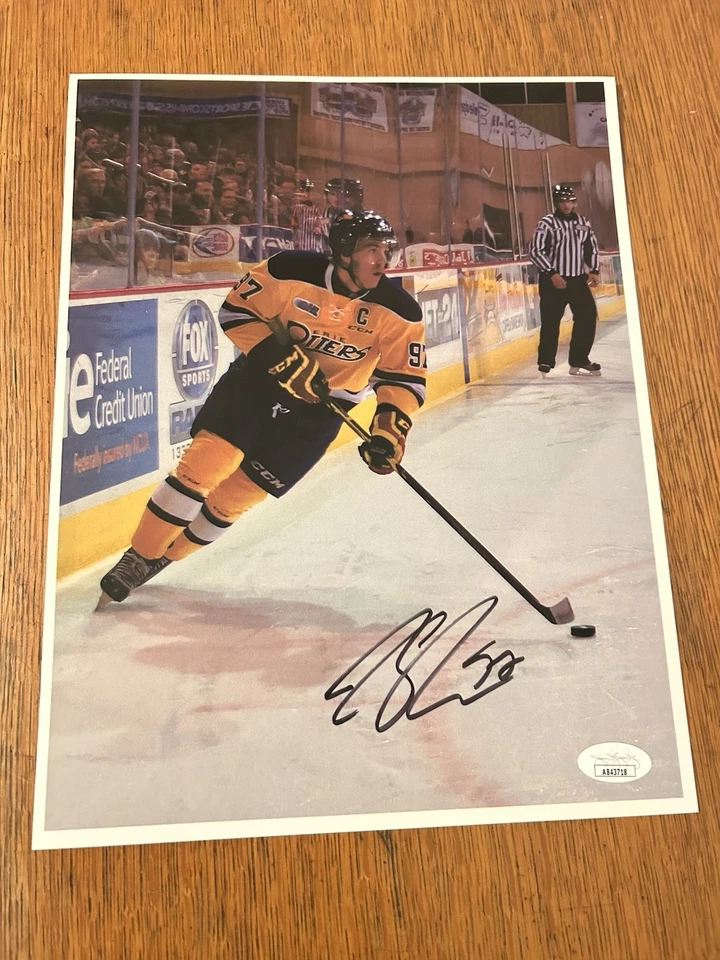 Foto firmada por Connor McDavid Erie Otters OHL 8 1/2 x 11 Foto 3 de 4