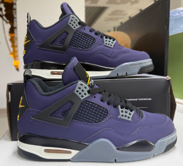Jordan 4 Retro 