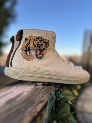 Gucci High Top Tiger Embroidered Leather White Sneakers Lace  display picture 2