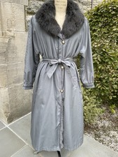 Authentic Vintage 1980's Gray Women's Winter Coat With Fur Lining Size 10
