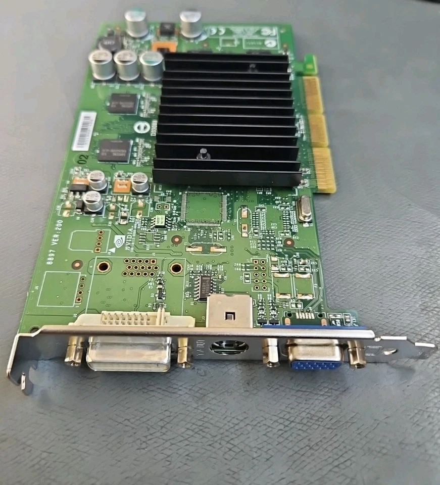 Nvidia Quadro4 380XGL AGP 8x 64MB VGA/DVI/TV-Out Video Graphics Card(311507-001) - Image 3 of 3