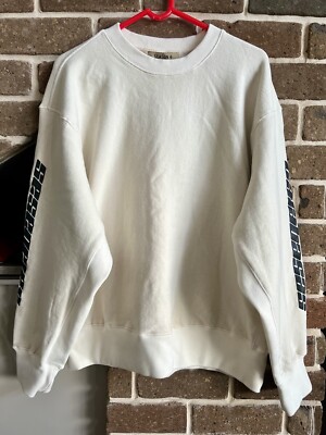 Size-M Yeezy Season 4 Calabasas Crewneck Boxy Oversized Size-M Yeezy Season 4 Calabasas Crewneck Boxy Oversized