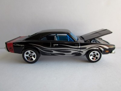 hot wheels 69 dodge charger 2004