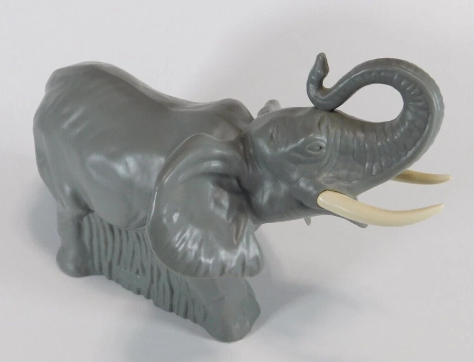 Vintage Anos 70 Vidro Majestoso Elefante Decantador Trompete Presas Brancas Avon Vazio - Imagem 3 de 4