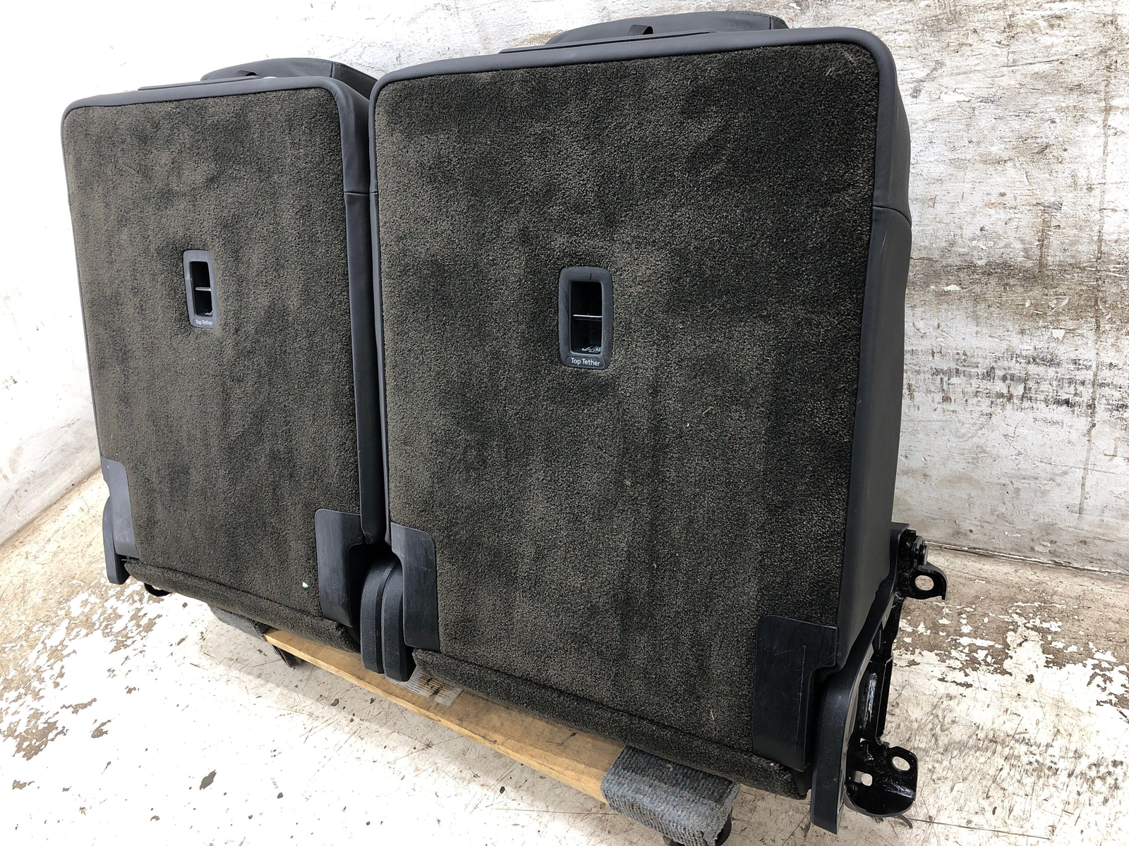 2016-2020 BENTLEY BENTAYGA REAR 3RD ROW UPPER SEAT CUSHION BACKREST BLACK/BEIGE