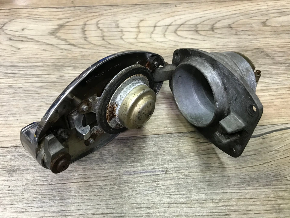 1973-1979 JAGUAR XJ-6 SERIES II USED OEM FUEL FILLER CAP (A) - Image 3 of 4