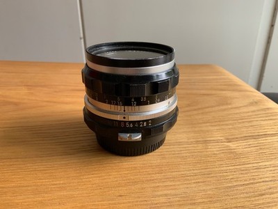Nikon Nikkor-H Auto 1:2.0 50mm Berg und Tal Sehr gut