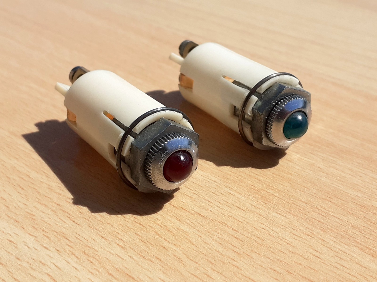 Témoin lumineux DAV 12V rouge et vert pour instrumentation vintage Alpine