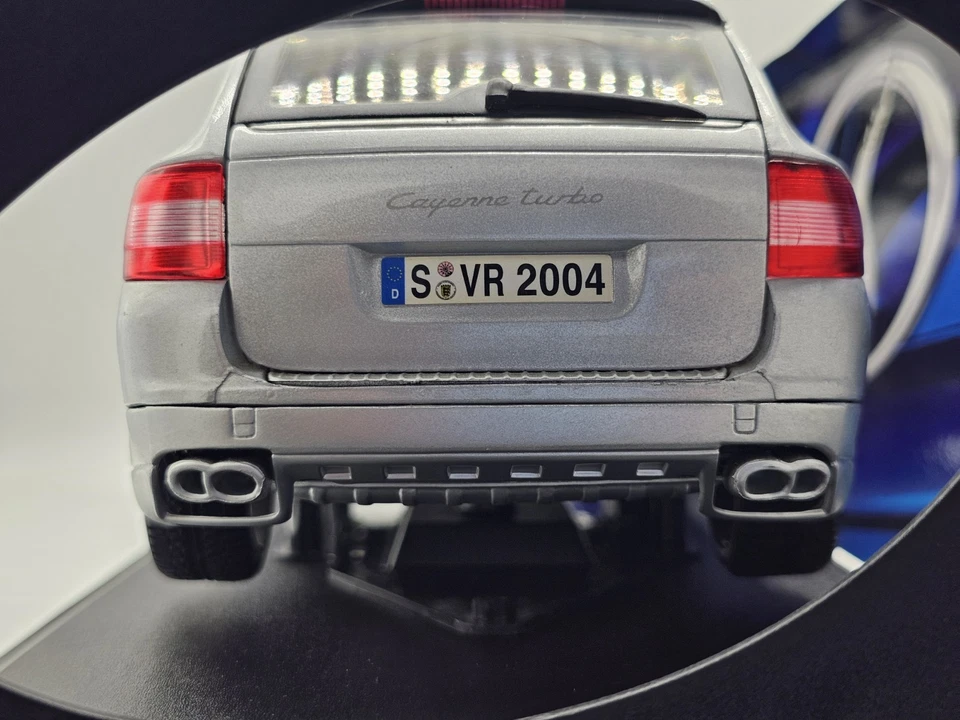 Porsche Cayenne Turbo Argento 1:18 Maisto In Box - Immagine 4 di 4