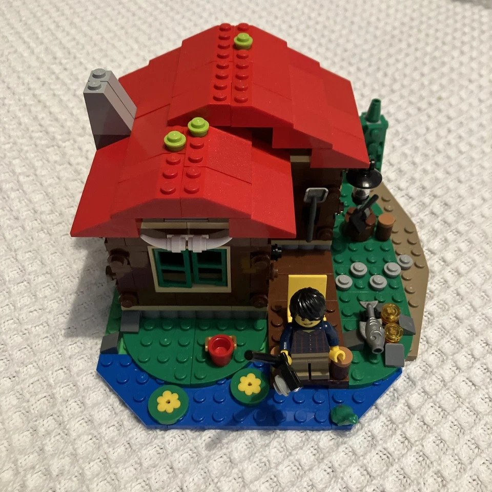 LEGO Creator 31048 Lakeside Lodge, photo 1 of 4