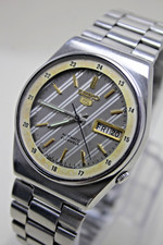 Vintage Seiko 5 Automatic 21 Jewels Railway Time Day/Date Men’s Wrist Watch