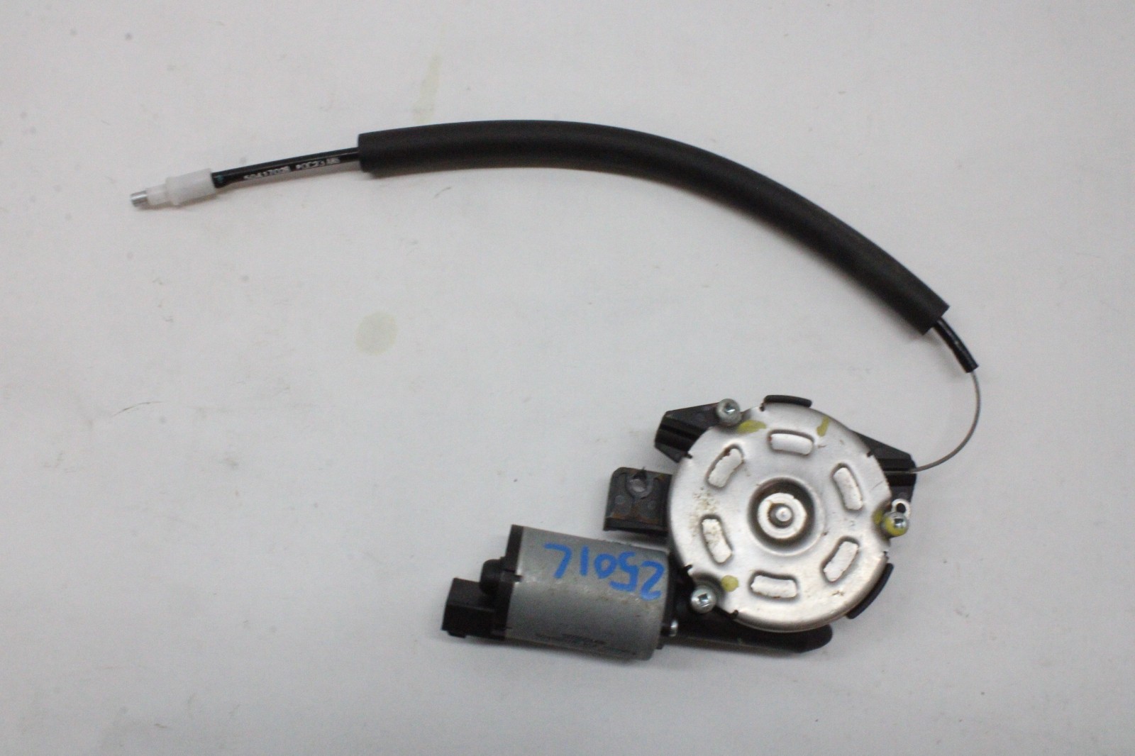2022 MASERATI LEVANTE FRONT LEFT SEAT LUMBER ADJUST MOTOR OEM 2017-2024