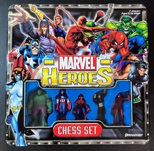 2003 Pressman Marvel Heroes Themed Chess Set Complete with Figures and Board