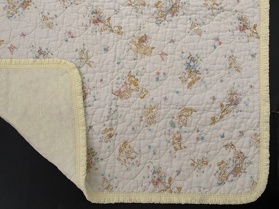 Manta acolchada amarilla vintage para cuna bebé primavera bebé animales borde con volantes amarillos Foto 2 de 4