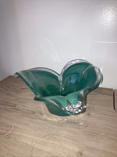Vintage Murano Art Glass Bowl Neodymium 3 “Petals” Green Flower bowl