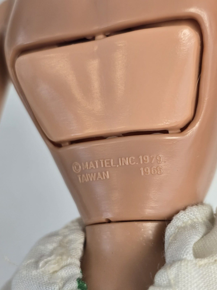 Vintage 1979 Beauty Secrets Barbie Shrugging Shrug Shoulders Works