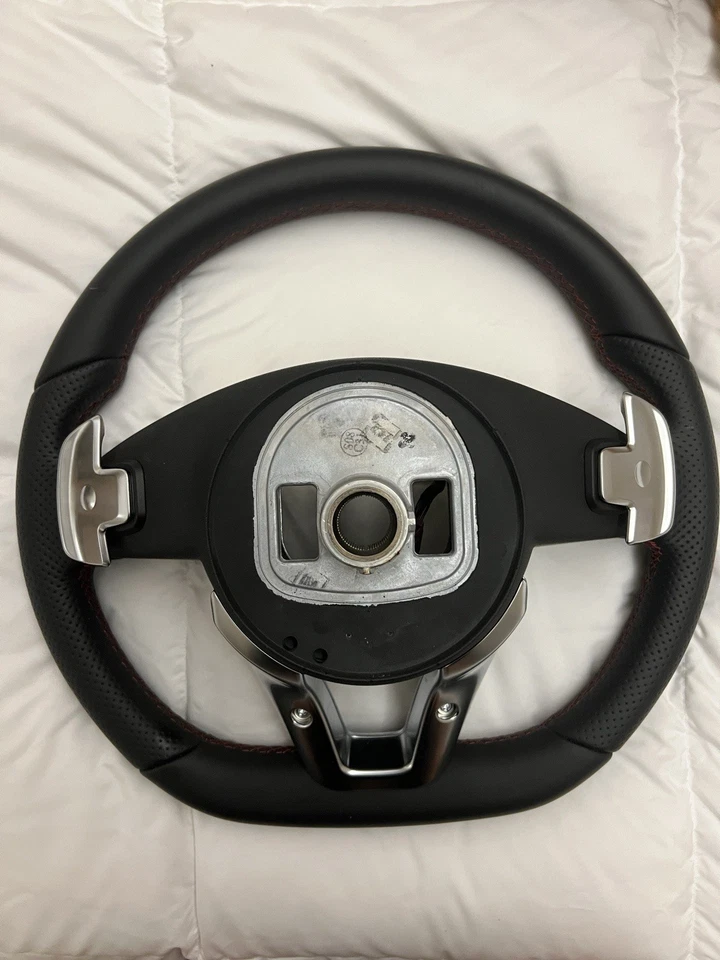 ¡NUEVO! Volante Mercedes Benz AMG E63 S 2018 Foto 2 de 2