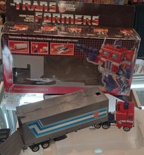 Transformers Original 1984 Optimus Prime with Box Takara Hasbro