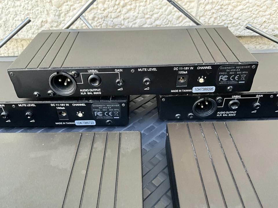 TRANTEC S4.4 Radio Microphone Diversity Receiver CH 70 UHF Freq 863-865Mhz (x 1) - Image 3 of 4