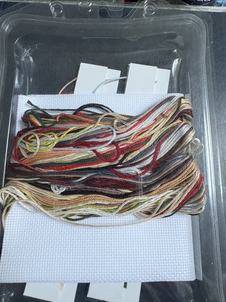 Kit Point De Croix Dimensions Gold Collection 'Petites Roses' 6995 - Neuf Sous Scellé