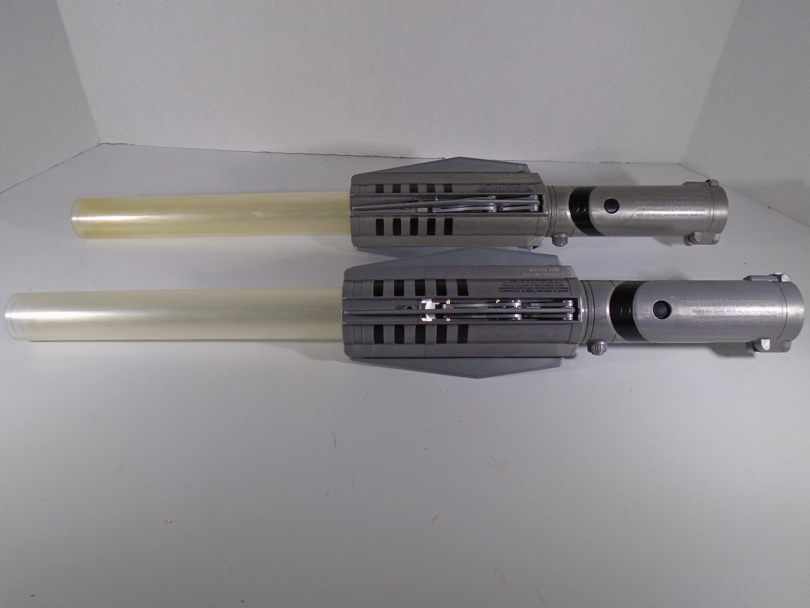 22007 HASBROSTAR WARSELECTRONIC LIGHTSABERS WITH SITH SPIKES