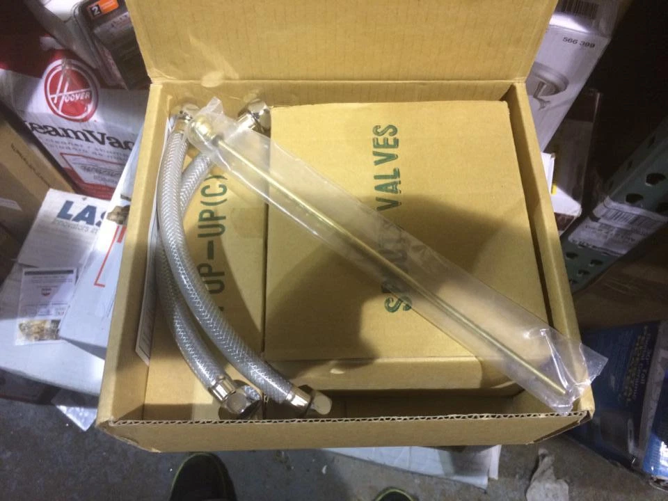 Clásicos isabelinos Bradsford 4 pulgadas Grifo de baño de arco medio de 2 manijas Minipread Foto 2 de 4