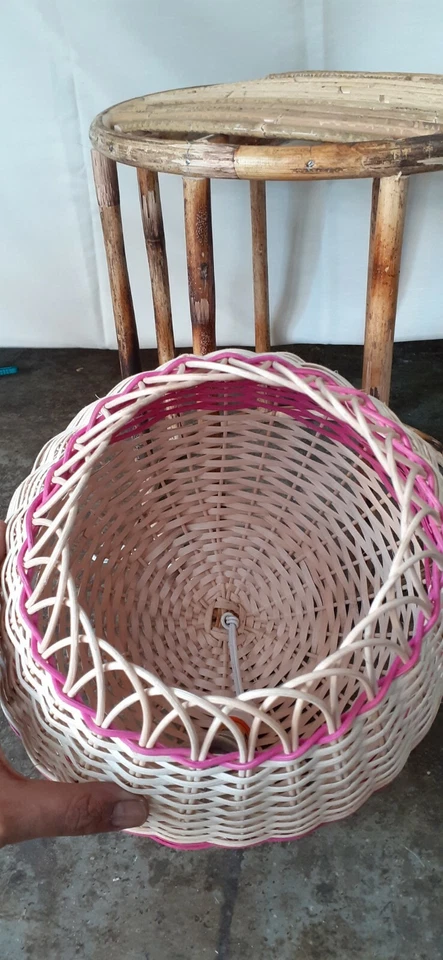 Juego de 2 piezas de lámpara colgante colgante con forma de globo de aire rosa de mimbre tejido a mano de ratán Foto 4 de 4