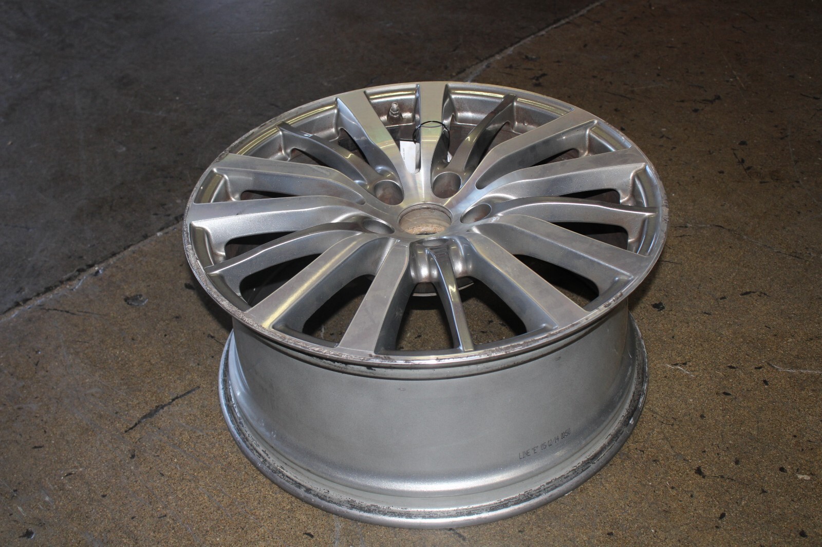 Maserati Ghibli, Quattroporte, Front Wheel, Curb Rash, Used, P/N 980157008