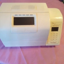 VTG WEST BEND Bread Maker #41095 Automatic Bread and Dough 2 lb Loaf Machine