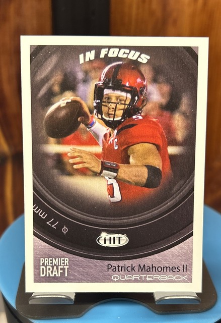 2017 Sage Hit - In Focus Patrick Mahomes II #43 (RC)