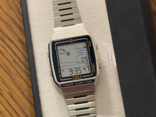 Timex Q LCA TW2U72400ZV 32.5mm Silver Stainless Steel Watch with Box