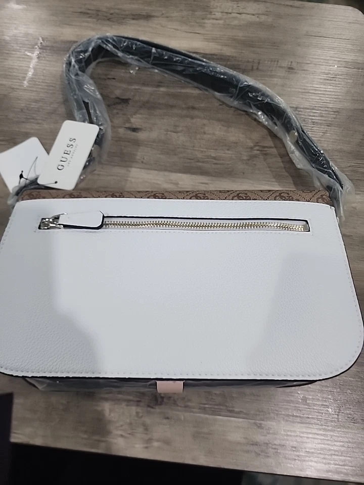 Bolso de mano GUESS color topo oscuro con logotipo de Zarela Foto 2 de 4