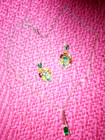 VINTAGE AVON SHIMMER EMERALD GREEN CRYSTAL PENDULUM NECKLACE/CRYSTAL EARRINGS — photo 1