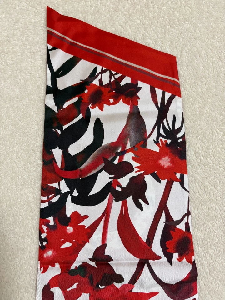 Bufanda Larga Salvatore Ferragamo Seda 63"x8" Rojo Leopardo Floral Gráfico Italia Foto 3 de 4