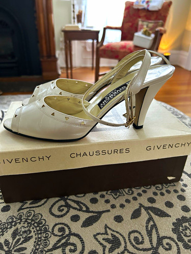 Vtg Givenchy Women’s Beige Leather Sling Open Toe Heels  US 9 M Italy never worn